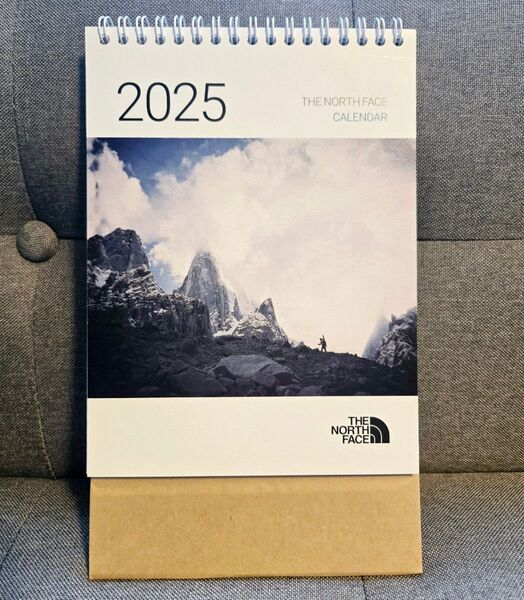 ノースフェイス 2025年 卓上カレンダー