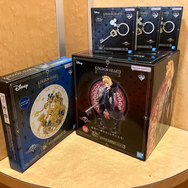 キングダムハーツ 一番くじ ラストワン ロクサススタチュー おまけ g賞 3つ d賞 ガラスプレート KINGDOM HEARTS