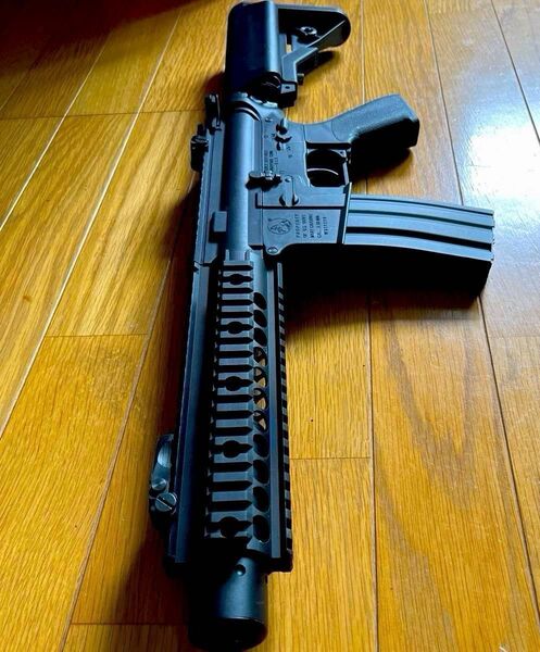 ほぼ新品!S&T FF8 M4 チャレンジャーライン G3電動ガンBK(COLT刻印)カスタムグリップ変更!新品予備マグ付属を追加