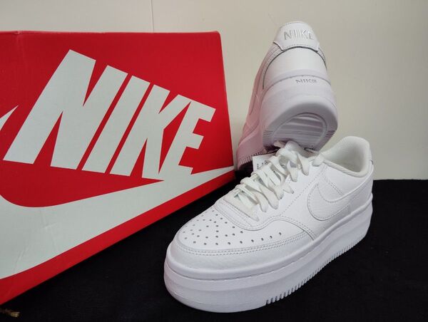 新品25cmナイキコートビジョンアルタホワイト白COURTVISIONエアフォース1AF1好きに厚底スニーカーNIKEレディース