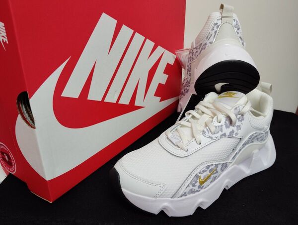新品24.5cmナイキNIKEレディーススニーカーウィメンズ RYZ 365 II ホワイトヒョウ柄 レオパード アニマル柄 厚底