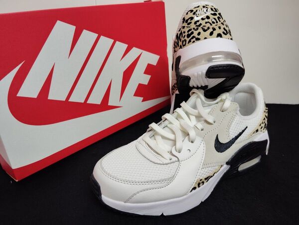 新品23.5cmナイキNIKEレディーススニーカーAIRMAXEXCEE エアマックスエクシーホワイトブラックヒョウ柄レオパード