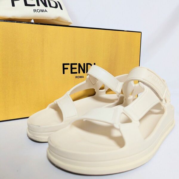 良品◎箱付き■FENDI フェンディ ラバーサンダル 靴 ロゴ 軽い サンダル アイボリー 23cm フラットサンダル スポーツ