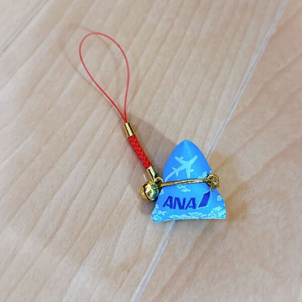 非売品 ANA キーホルダー 鈴付き ストラップ 富士山