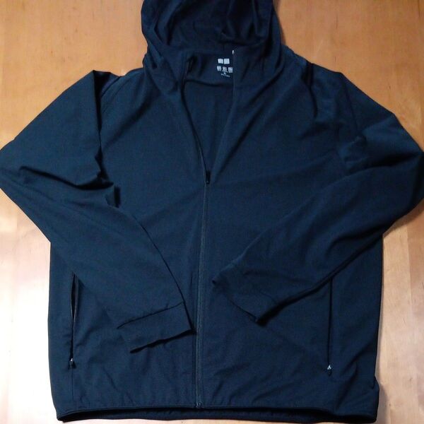ユニクロ パーカー メンズ ブラック XL ジップアップ ポケットチャック付き 春 秋 涼しい 日差しよけ 速乾 持ち運びしやすい