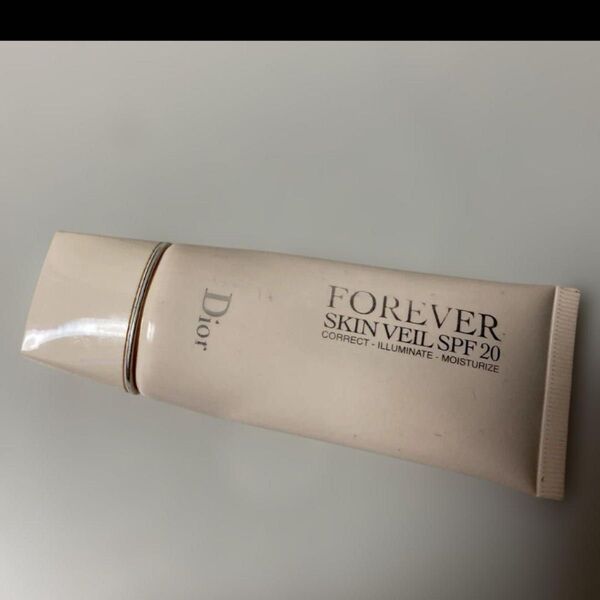 Dior FOREVER SKIN VEIL 001 SPF20 化粧下地 ディオール 下地 日焼け止め 海外ブランド
