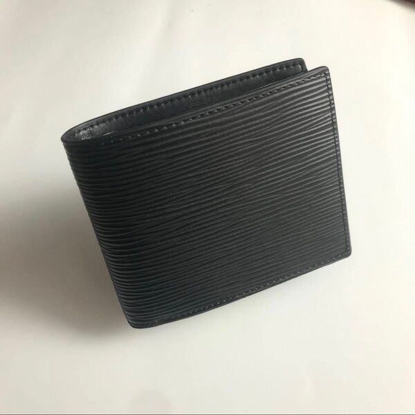 新作品 黒 数量限定 レザー 革 二つ折り財布 小銭入れ コンパクト ミニ財布