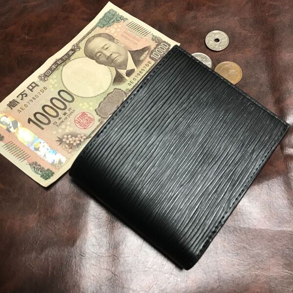新作品 黒/赤 数量限定 無くなり次第終了 レザー 革 二つ折り財布 小銭入れ //コンパクト