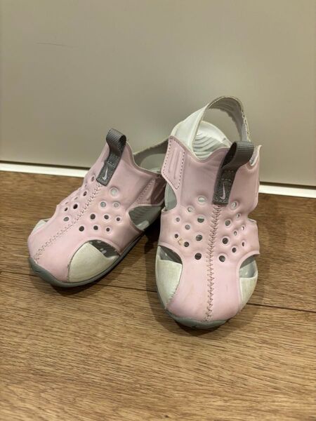 NIKE キッズ サンダル ピンク 15cm プロテクト ナイキ 女の子 ホワイト