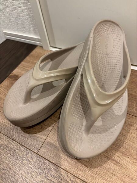 OOFOS ウーフォス OOriginal リカバリーサンダル ベージュ 25cm OOmega(NOMAD)ウーメガ 厚底