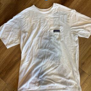 Patagonia ロゴ入りポケットTシャツ ホワイト パタゴニア