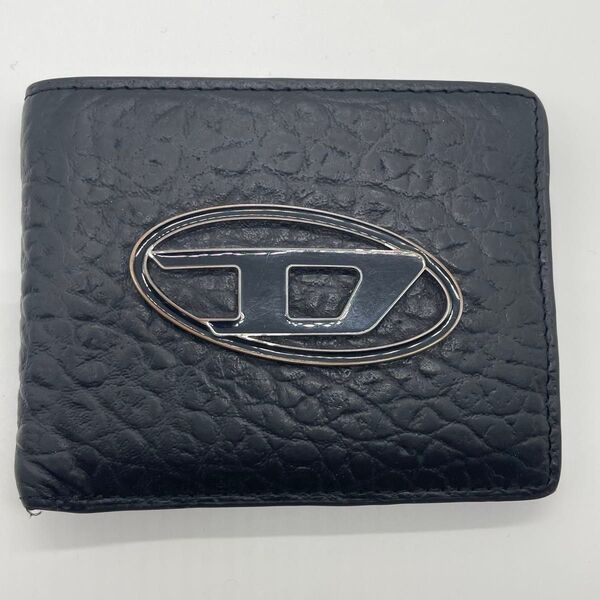 現行 DIESEL ディーゼル ビッグDロゴ メタル レザー型押し 財布 折り財布 メタルロゴ ブラック 本革