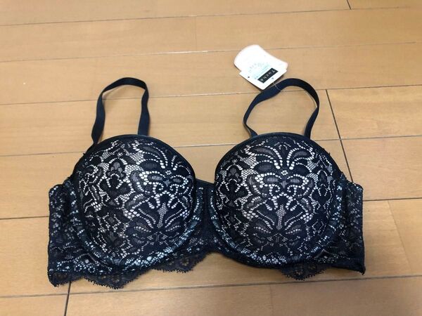 新品グンゼのTuche【トゥシェ】ワイヤレスブラジャー★C70★黒色ブラ、3080円の商品