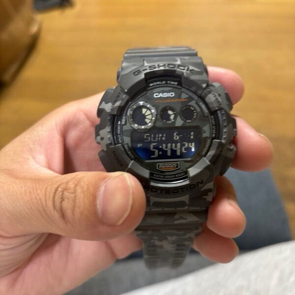 CASIO Gショック GD-120CM 迷彩柄