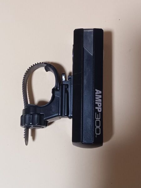 キャットアイ AMPP300