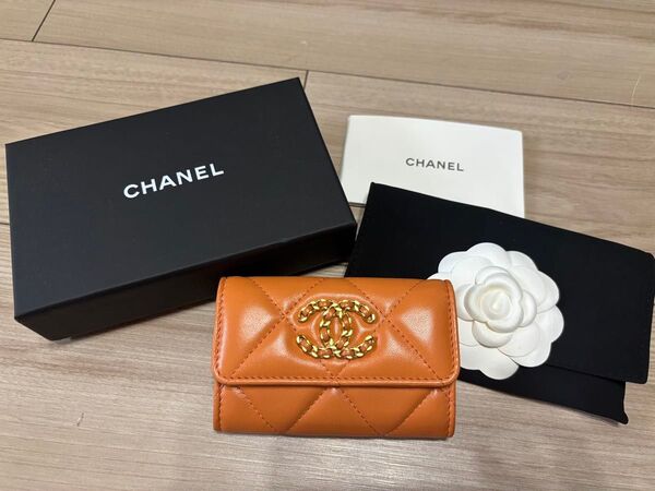 CHANEL シャネル 19 マトラッセ カードケース ランダム番 ゴールド金具 AP1790 ココマーク