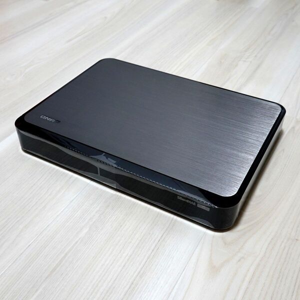 QNAP TurboNAS HS-210 のモック