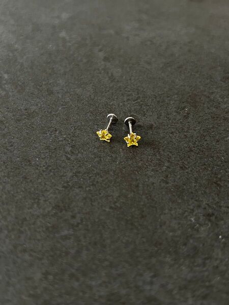 ボディピアス 16G トラガス ヘリックス 軟骨ピアス イエロー 星 スター 2個セット