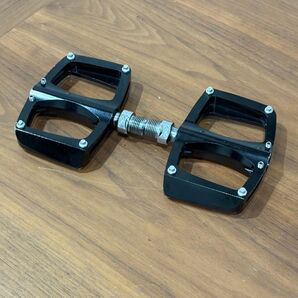 自転車 ペダル ブラック