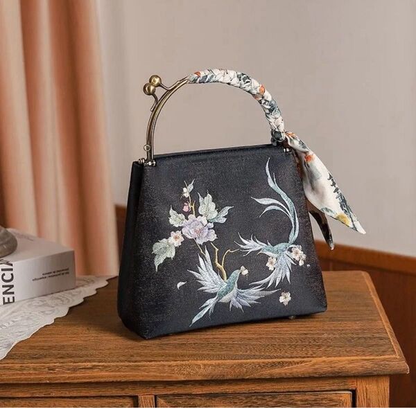 58 刺繍バッグ がま口 ハンドバッグ レディース 黒 ブラック 鳥 花 和装 フォーマル 和装バッグ 着物バッグ