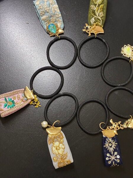 インド刺繍リボンヘアゴム 一つ600円 ヘアゴム ヘアアクセサリー ハンドメイド