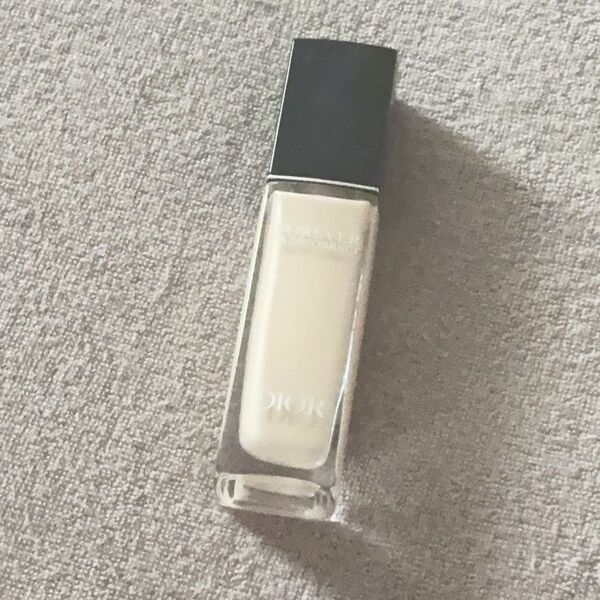 00 Dior ディオールスキン フォーエヴァースキン コレクトコンシーラー ディオール