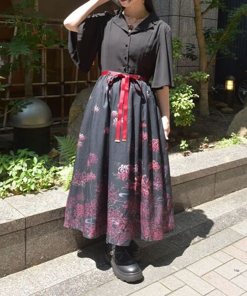 axes femme アクシーズファム 彼岸花柄ワンピース
