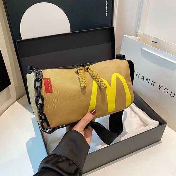 新品 マクドナルドマックMacロゴショルダーバッグ 海外限定 肩掛けチェンショルダーバッグ