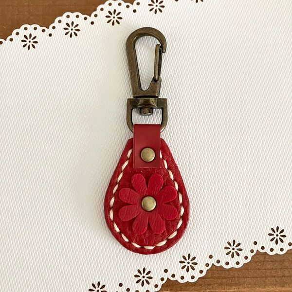 【34】赤 本革 花キーホルダー ハンドメイド レザークラフト 革小物