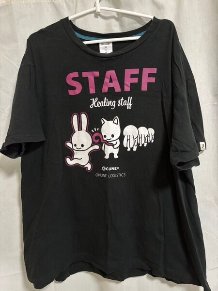 【CUNE】入手困難 ヒーリングスタッフTシャツ