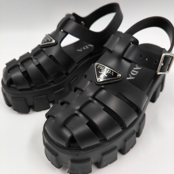 極美品【PRADA プラダ】モノリス ラバー サンダル 22.5 厚底 ブラック 現行モデル 三角ロゴ トライアングル グルカ