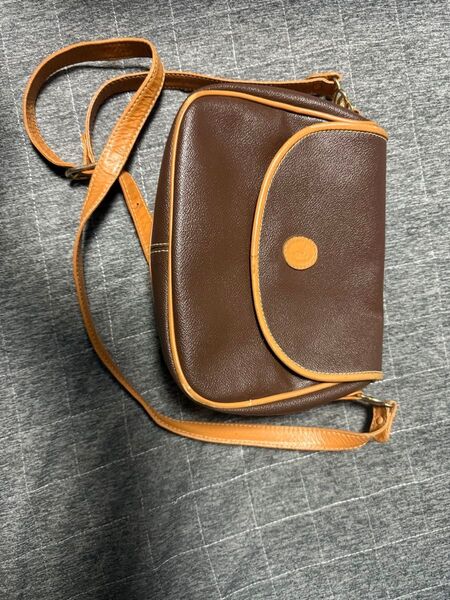 TRUSSARDI トラサルディ ショルダーバッグ ポシェット 牛革 レザー 斜め掛け ヴィンテージ カバン