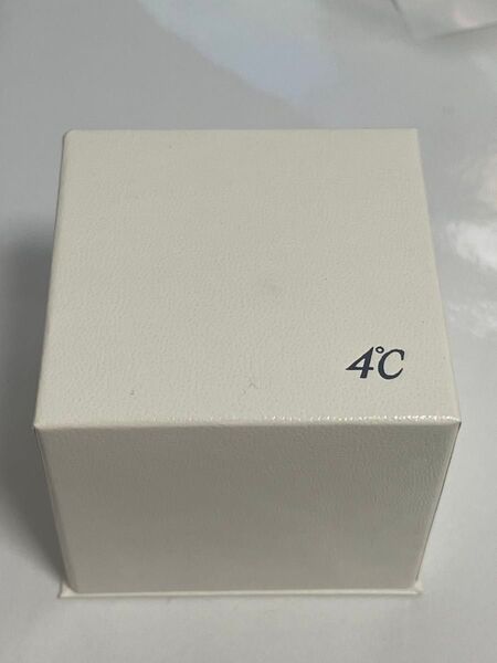 4°C ピアス