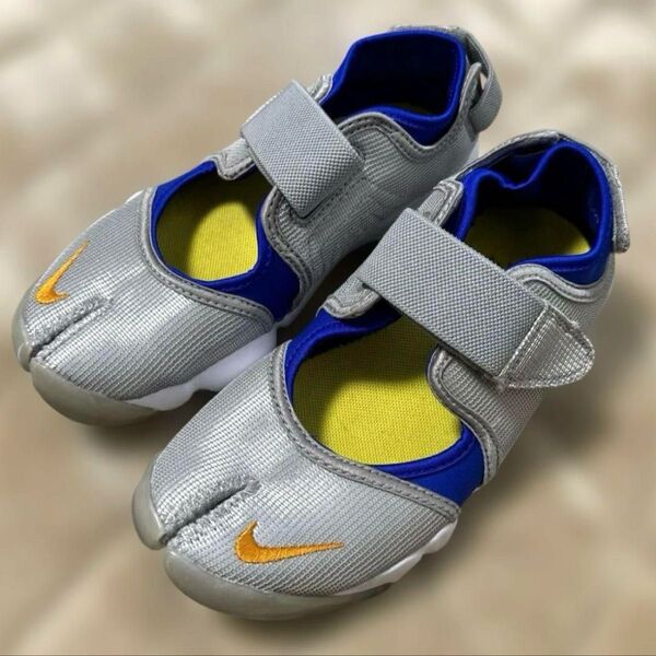 【美品】廃盤カラー ナイキ NIKE エアリフト AIR RIFT 足袋スニーカー 22