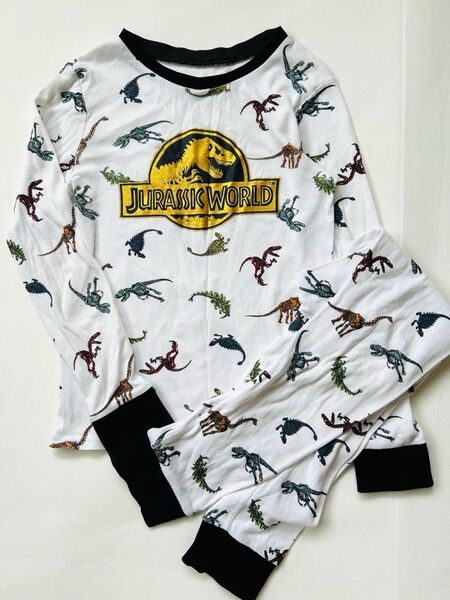 ジュラシックワールド パジャマ H&M 上下セット 恐竜 120cm 子供服 白