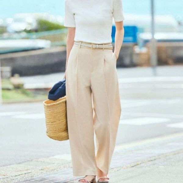 ユニクロ タックワイドパンツ アイボリー 白 オフホワイト ナチュラル Lサイズ
