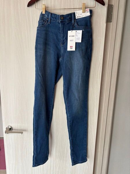 新品 UNIQLO ユニクロ EZYジーンズ スリムフィット テーパード Mサイズ