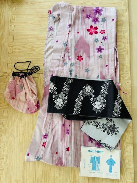 美品 ユニクロ 薄紫系花柄浴衣 帯 巾着 三点セット