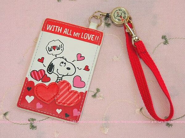 SNOOPY USJ バレンタイン限定 ラブリーなスヌーピーのリール付パスケース