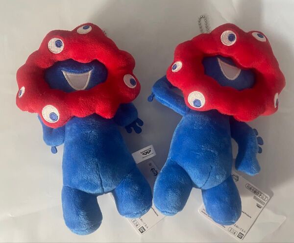 【新品タグ付き】ミャクミャク カバンに付けられるぬいぐるみ 2種セット
