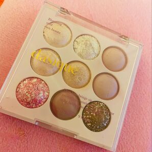 美品 デイジークシャドウパレット20ブルーベリーソルベ