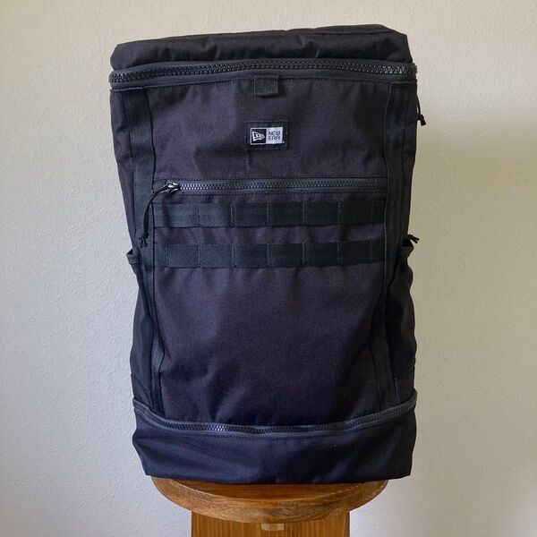 【美品】ニューエラ New Era ブラックリュックバックパック 46L ERAバックパックリュ ック NEW ERA