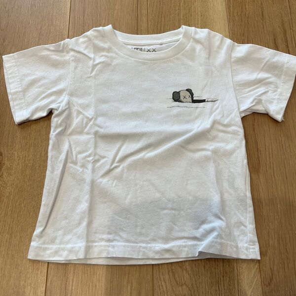 UNIQLO KIDS 100cm KAWS コラボTシャツ 白 ホワイト