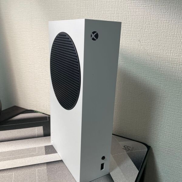 Microsoft Xbox Series S 本体