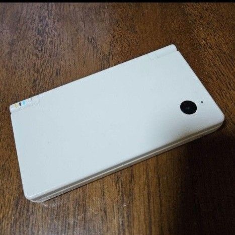 ニンテンドーDS i ホワイト 本体 DSi Nintendo 任天堂 ニンテンドーDSi