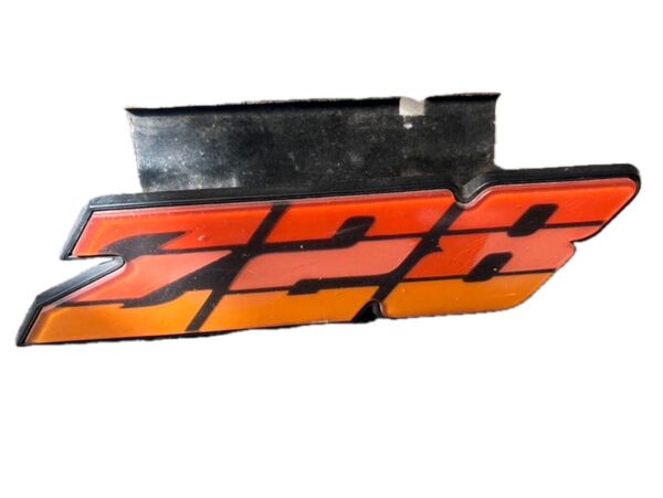 中古 80.81 カマロ フロントグリル エンブレム