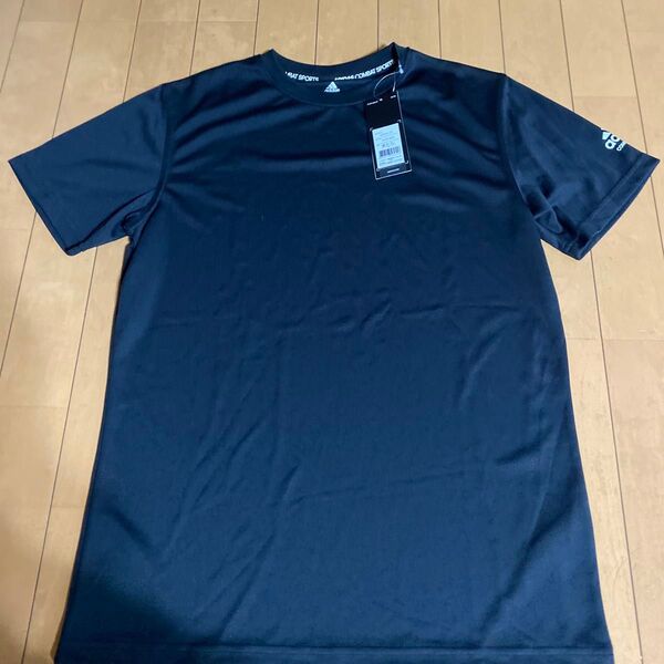 adidas半袖TシャツM