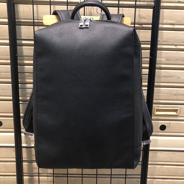 GUSCIO(グッシオ)『新品未使用』《牛革》レザーリュック