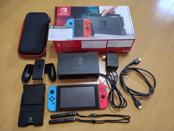 Nintendo Switch本体 プレイスタンド Switch持ち運びケース