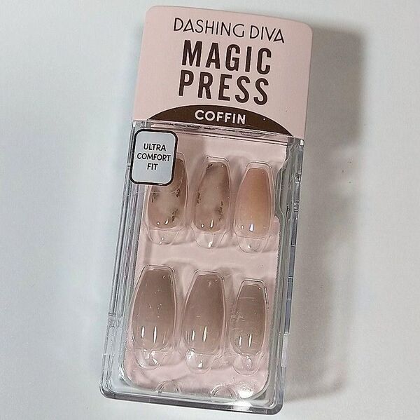 日本未発売品 F063 Dashing Diva ダッシングディバ マジックプレス ネイルチップ 付け爪 1秒ジェルネイル